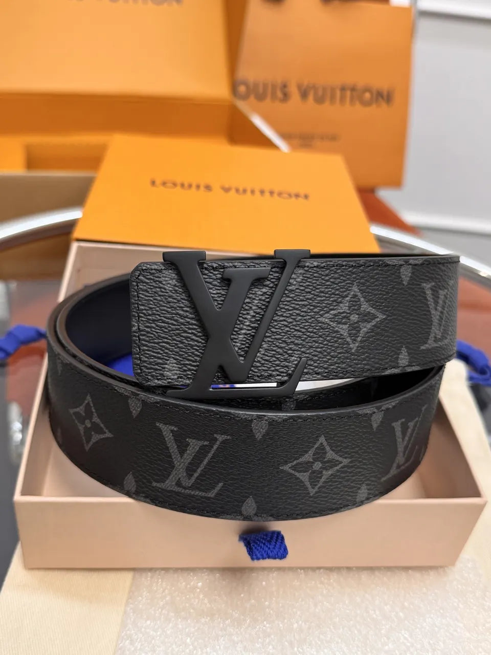 black Louis Vuitton Shadow Belt - Hình 8