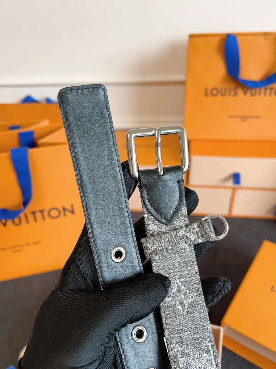 ring Louis Vuitton Grey Monogram Belt - Hình 2