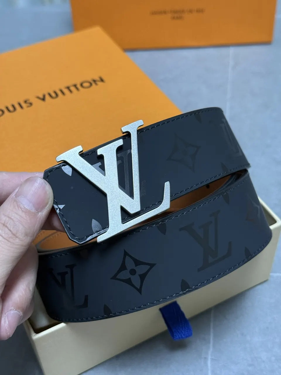 Louis Vuitton Shadow Belt Silver - Hình 2