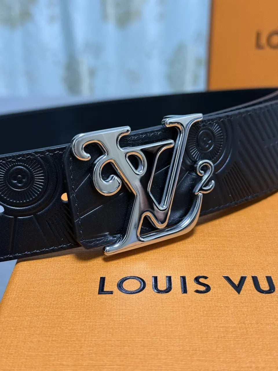 louis LV Black Embossed Leather Belt - Hình 7