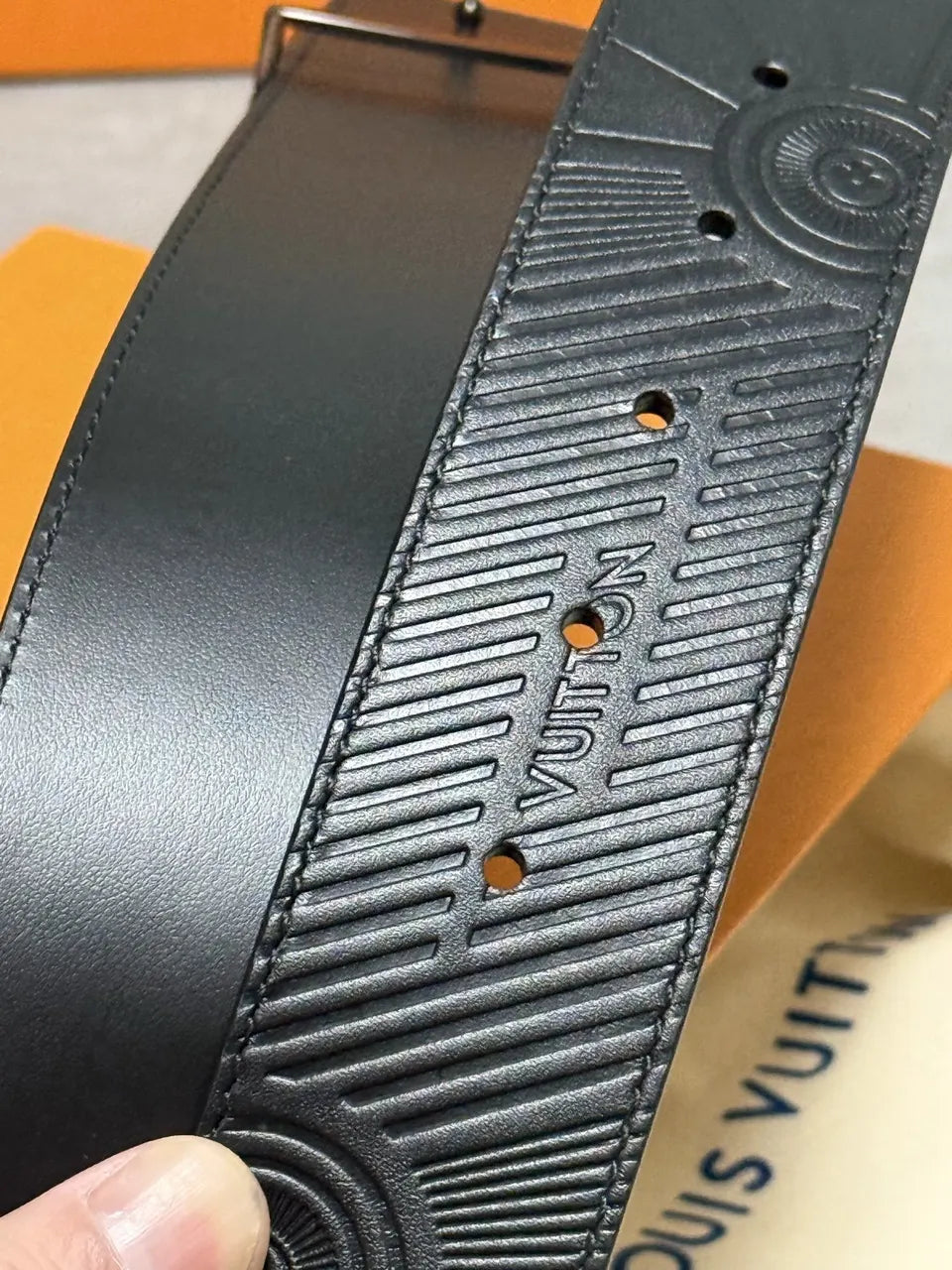 black silver Louis Vuitton Embossed Leather Belt - Hình 6
