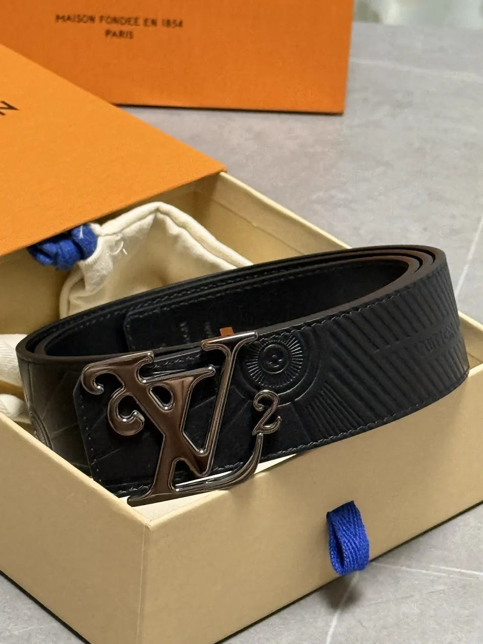 black silver Louis Vuitton Embossed Leather Belt - Hình 8