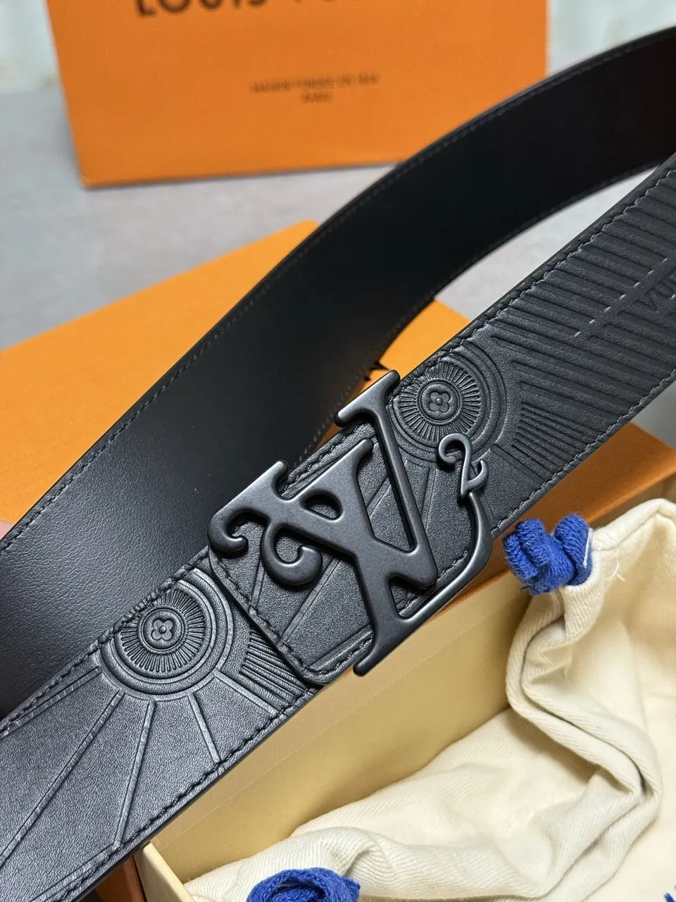matte Louis Vuitton Black Embossed Belt - Hình 3