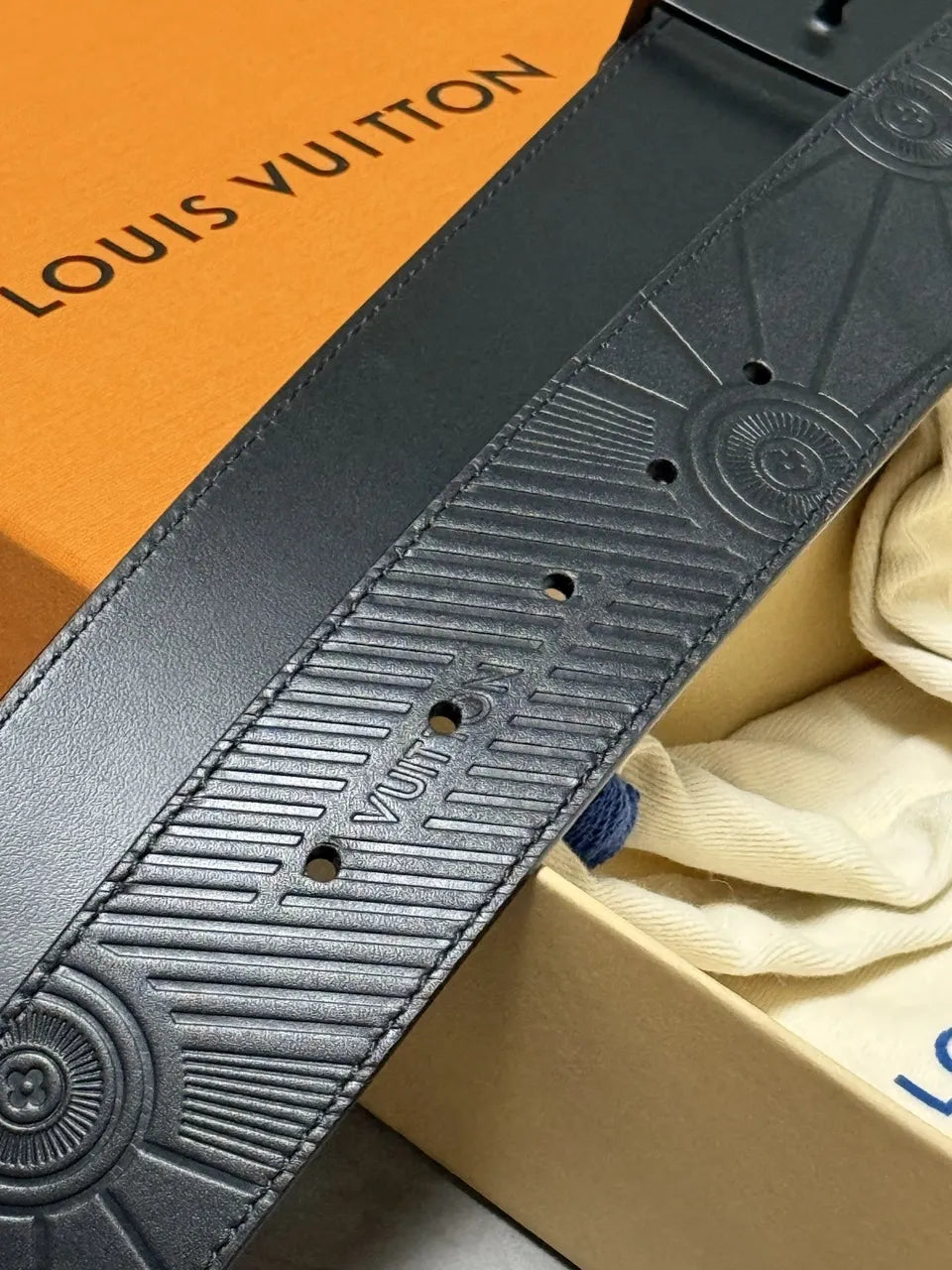 matte Louis Vuitton Black Embossed Belt - Hình 5