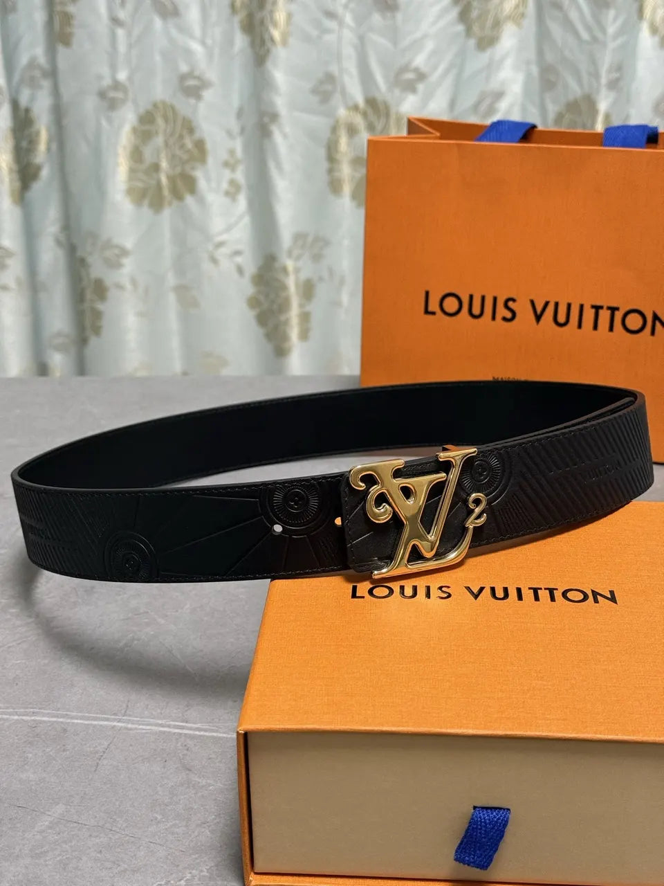 Louis Vuitton Black Embossed Leather Belt gold buckle - Hình 4