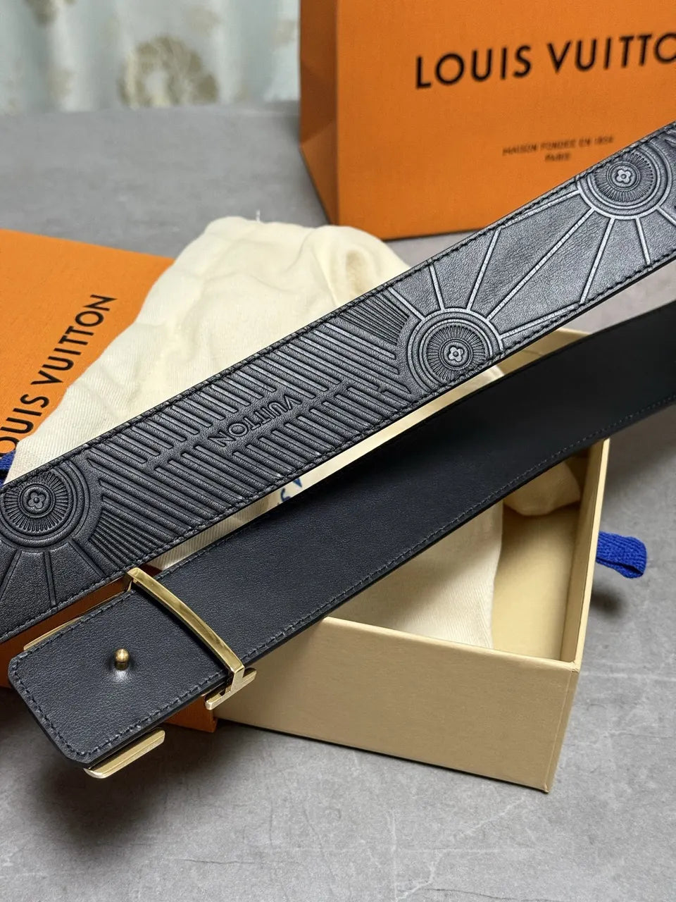 Louis Vuitton Black Embossed Leather Belt gold buckle - Hình 9