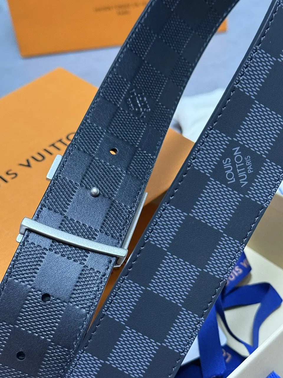 LV Damier Graphite Belt silver - Hình 7
