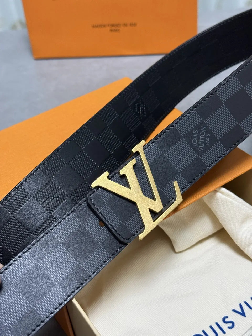 Louis Vuitton Damier Infini Belt Gold - Hình 6