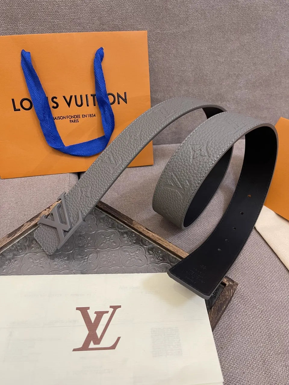 monogram Louis Vuitton Gray Leather Belt - Hình 2