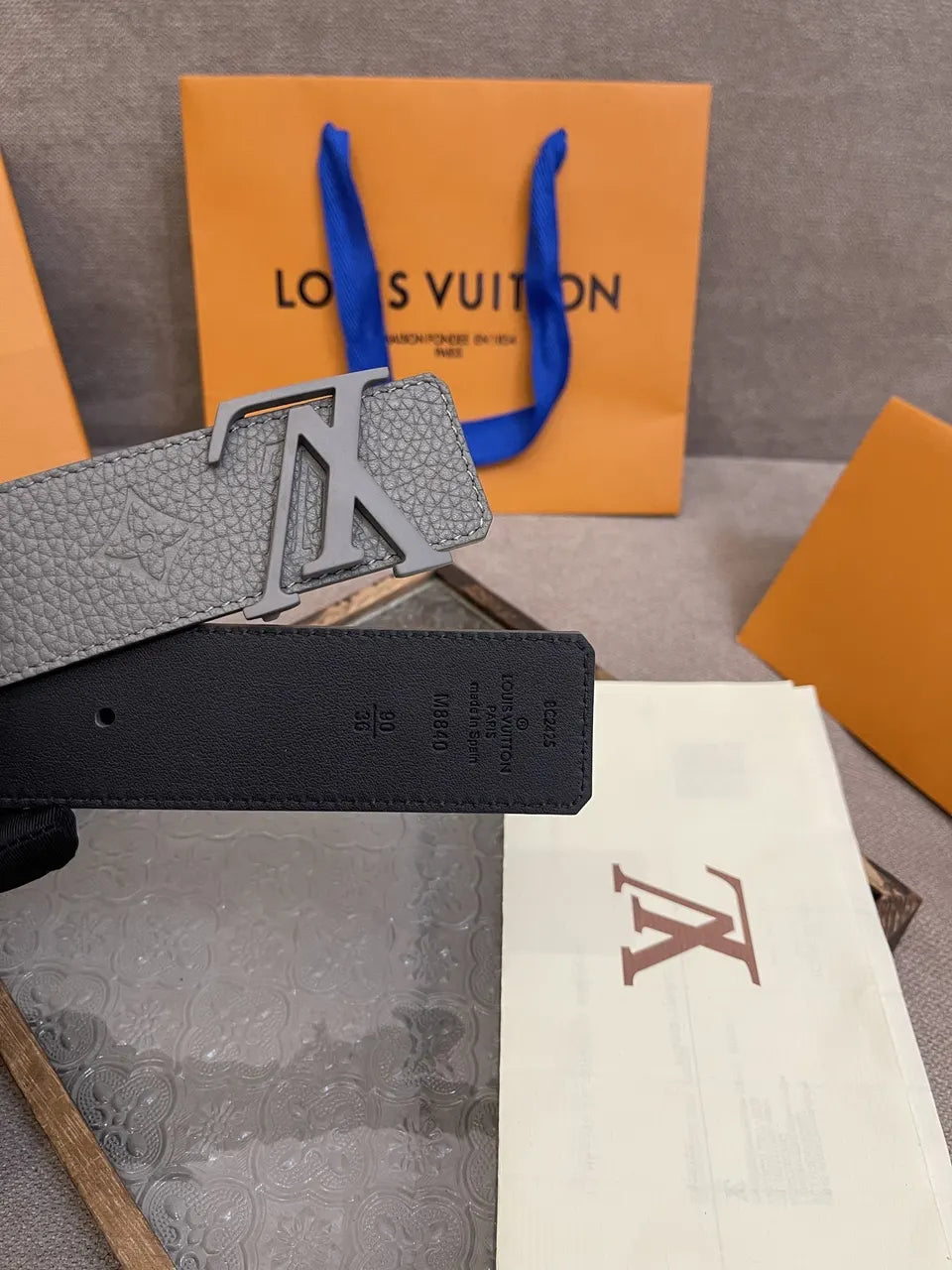 monogram Louis Vuitton Gray Leather Belt - Hình 4