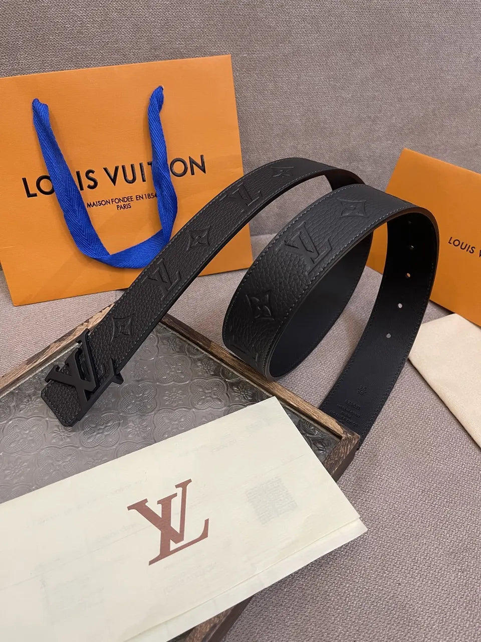 matte Louis Vuitton Embossed Black Leather Belt - Hình 2