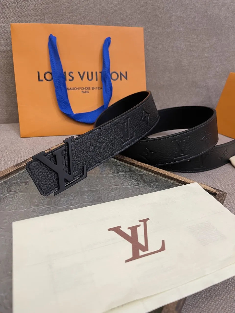 matte Louis Vuitton Embossed Black Leather Belt - Hình 3