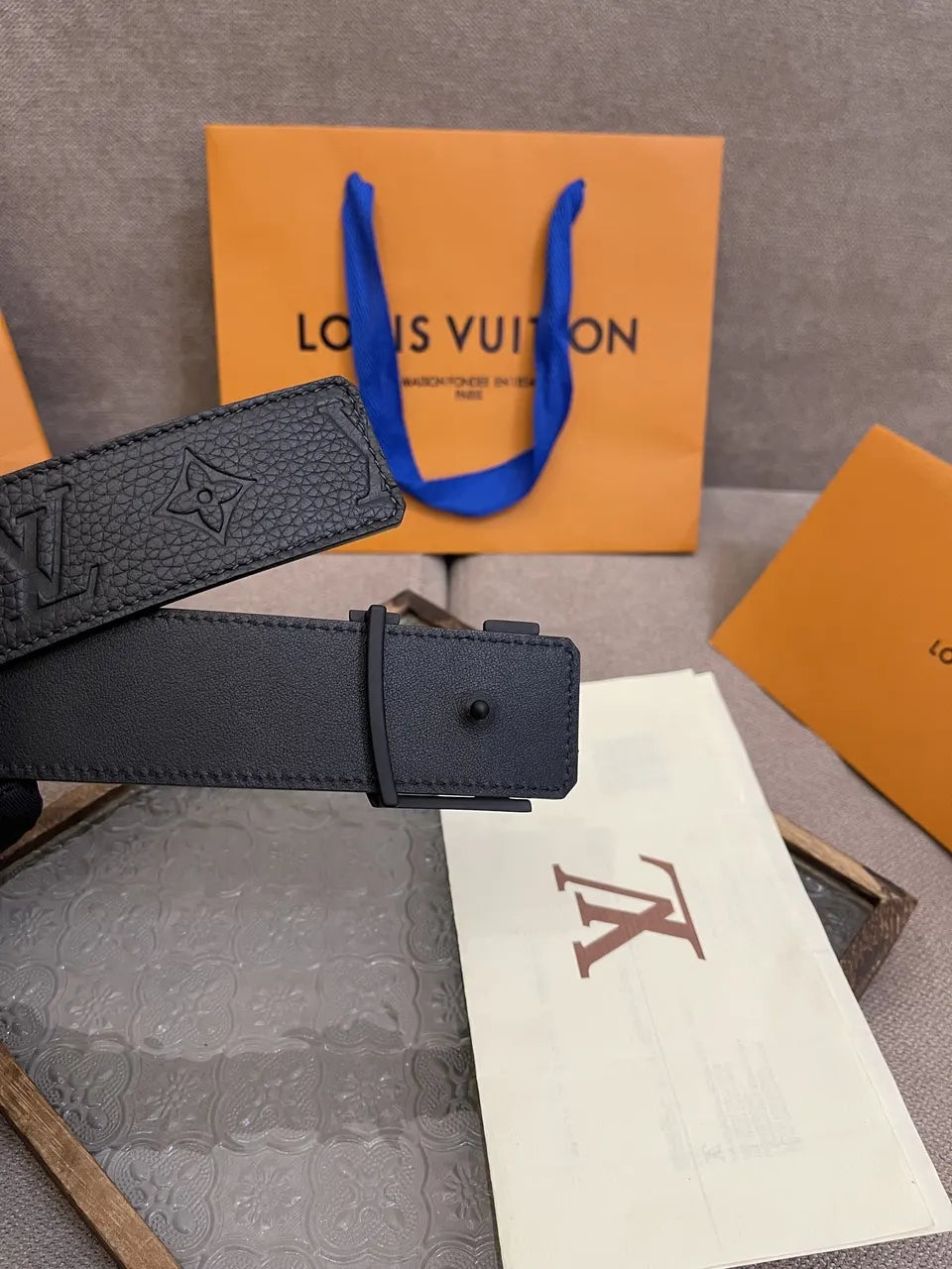 matte Louis Vuitton Embossed Black Leather Belt - Hình 5