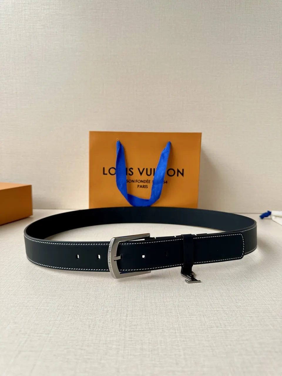 leather Louis Vuitton Navy Belt