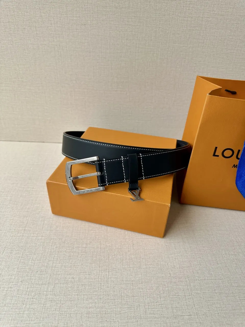 leather Louis Vuitton Navy Belt - Hình 3