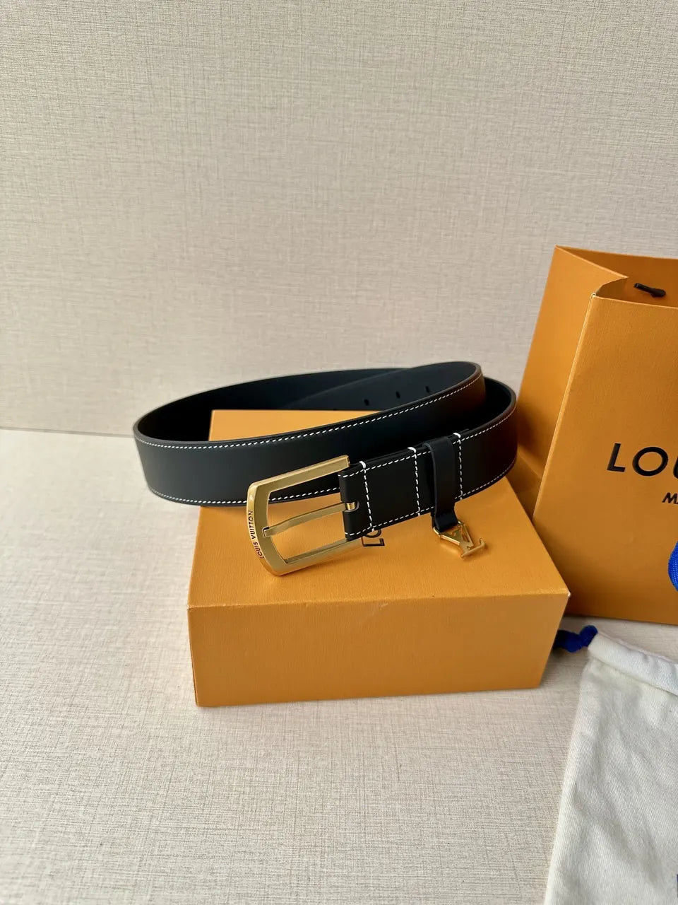 gold Louis Vuitton Navy Leather Belt - Hình 3