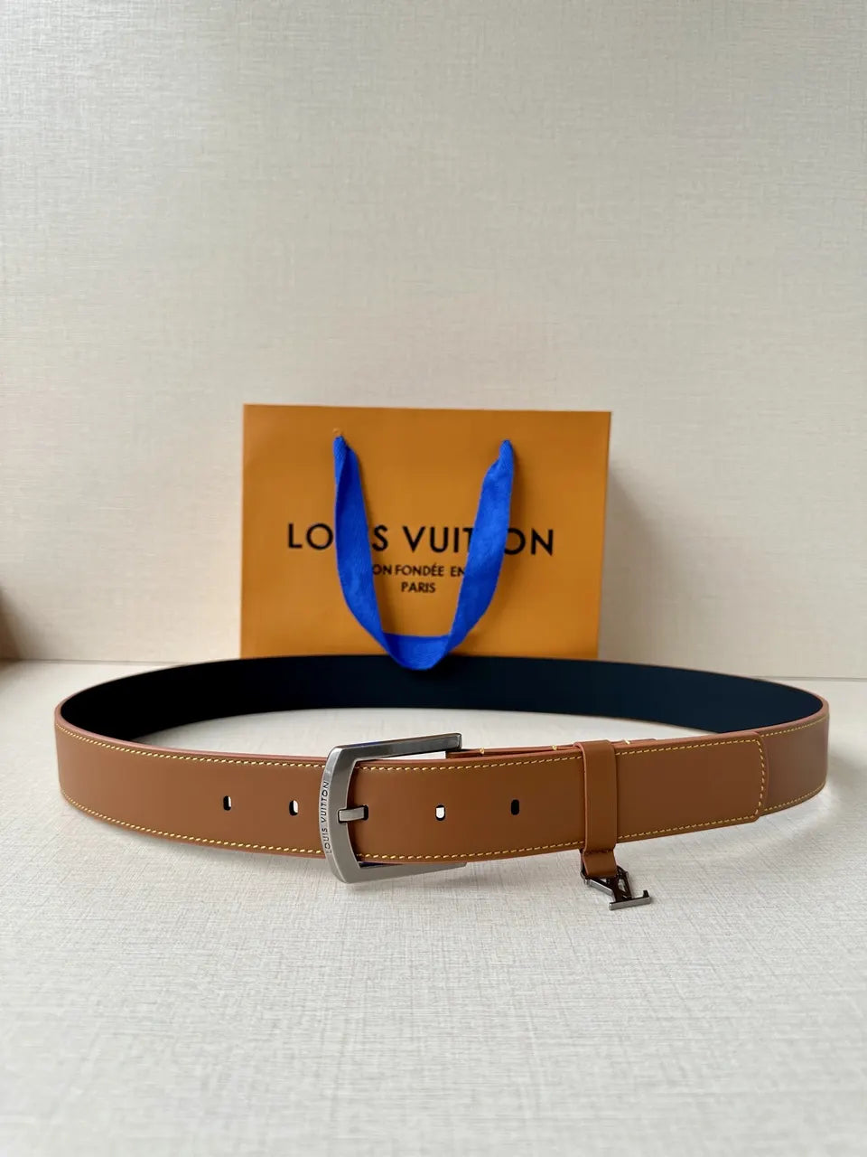 silver Louis Vuitton Tan Leather Belt