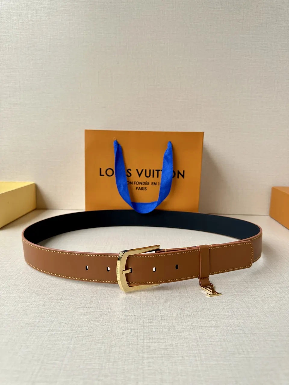gold Louis Vuitton Caramel Leather Belt