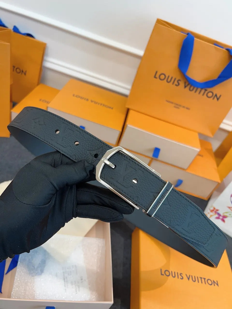 silver Louis Vuitton Embossed Black Leather Belt - Hình 4
