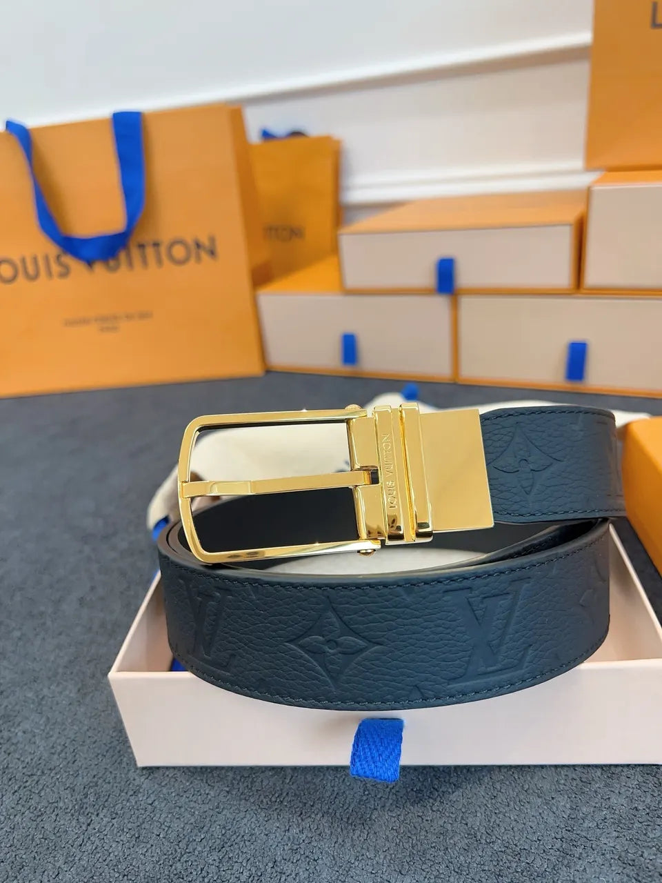 Louis Vuitton Embossed Navy Leather Belt - Hình 5
