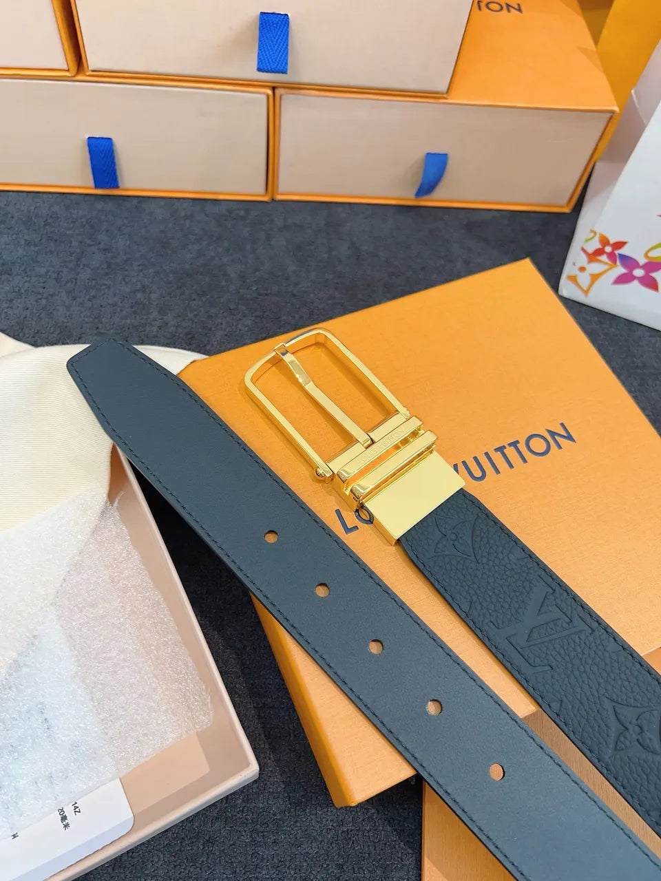 Louis Vuitton Embossed Navy Leather Belt - Hình 6