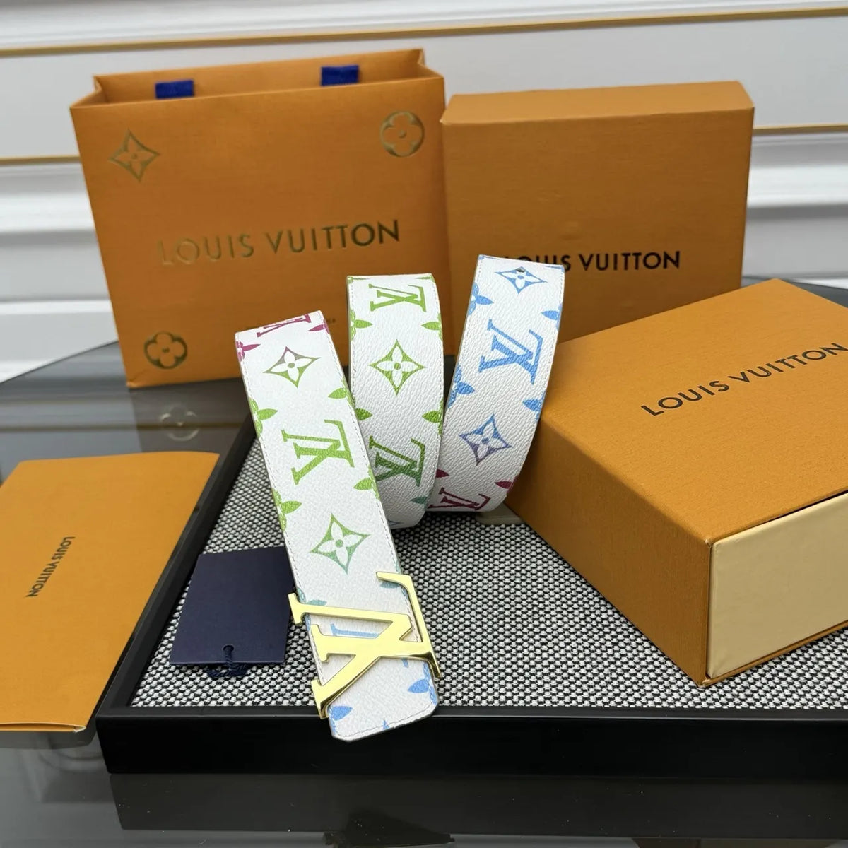 white Louis Vuitton Gradient Monogram Belt - Hình 2
