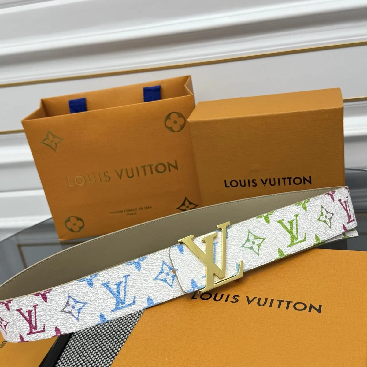 white Louis Vuitton Gradient Monogram Belt - Hình 4