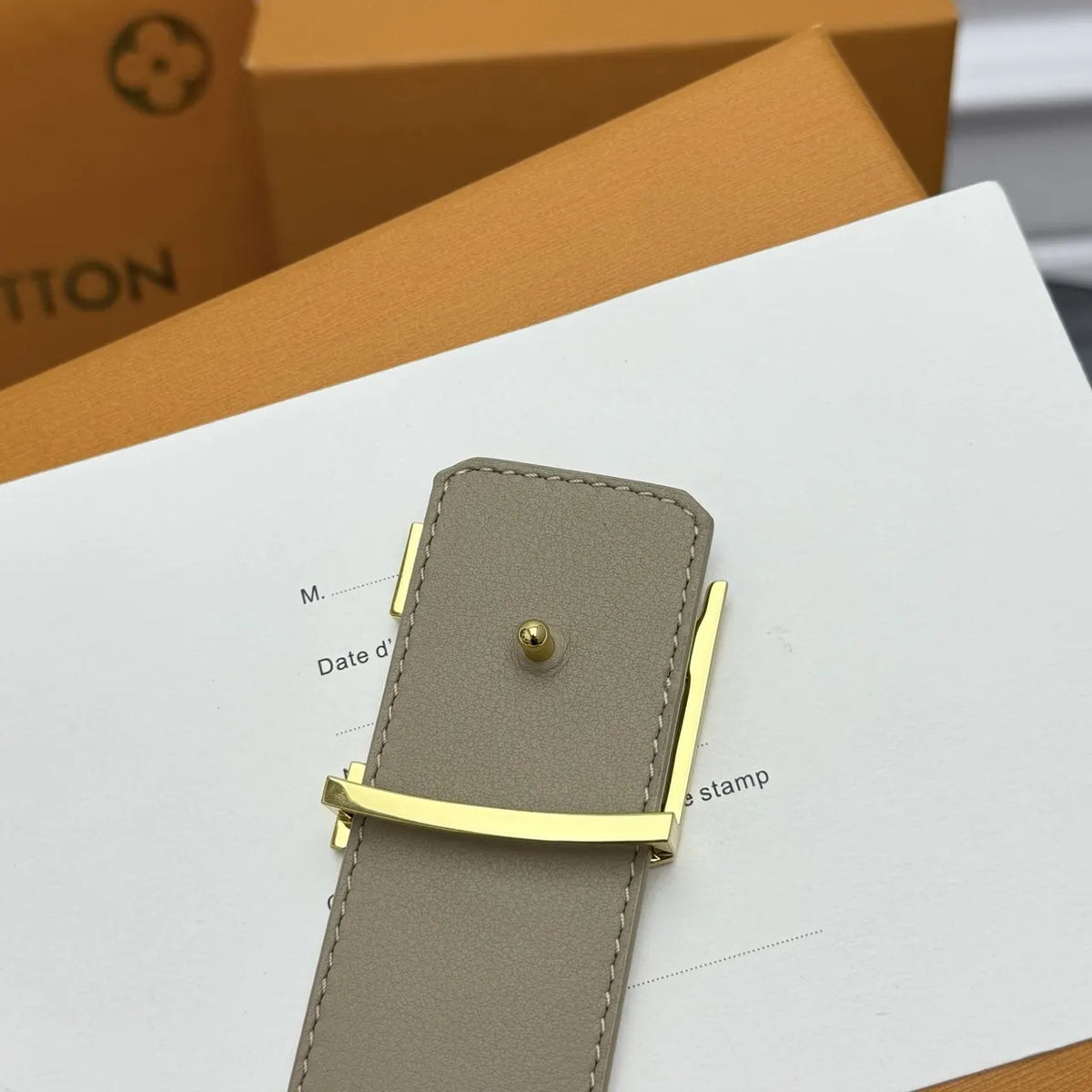 white Louis Vuitton Gradient Monogram Belt - Hình 5