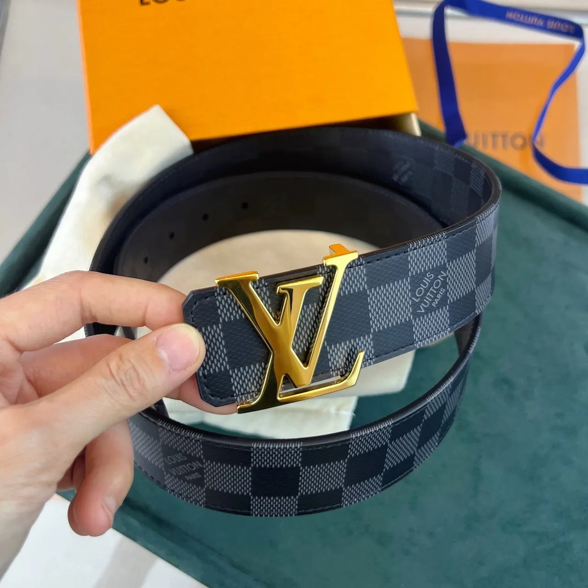 gold Louis Vuitton Damier Graphite Belt - Hình 2