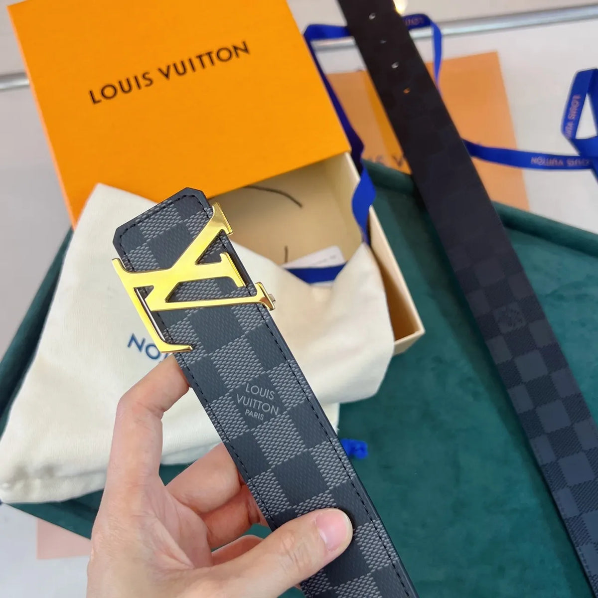 gold Louis Vuitton Damier Graphite Belt - Hình 3