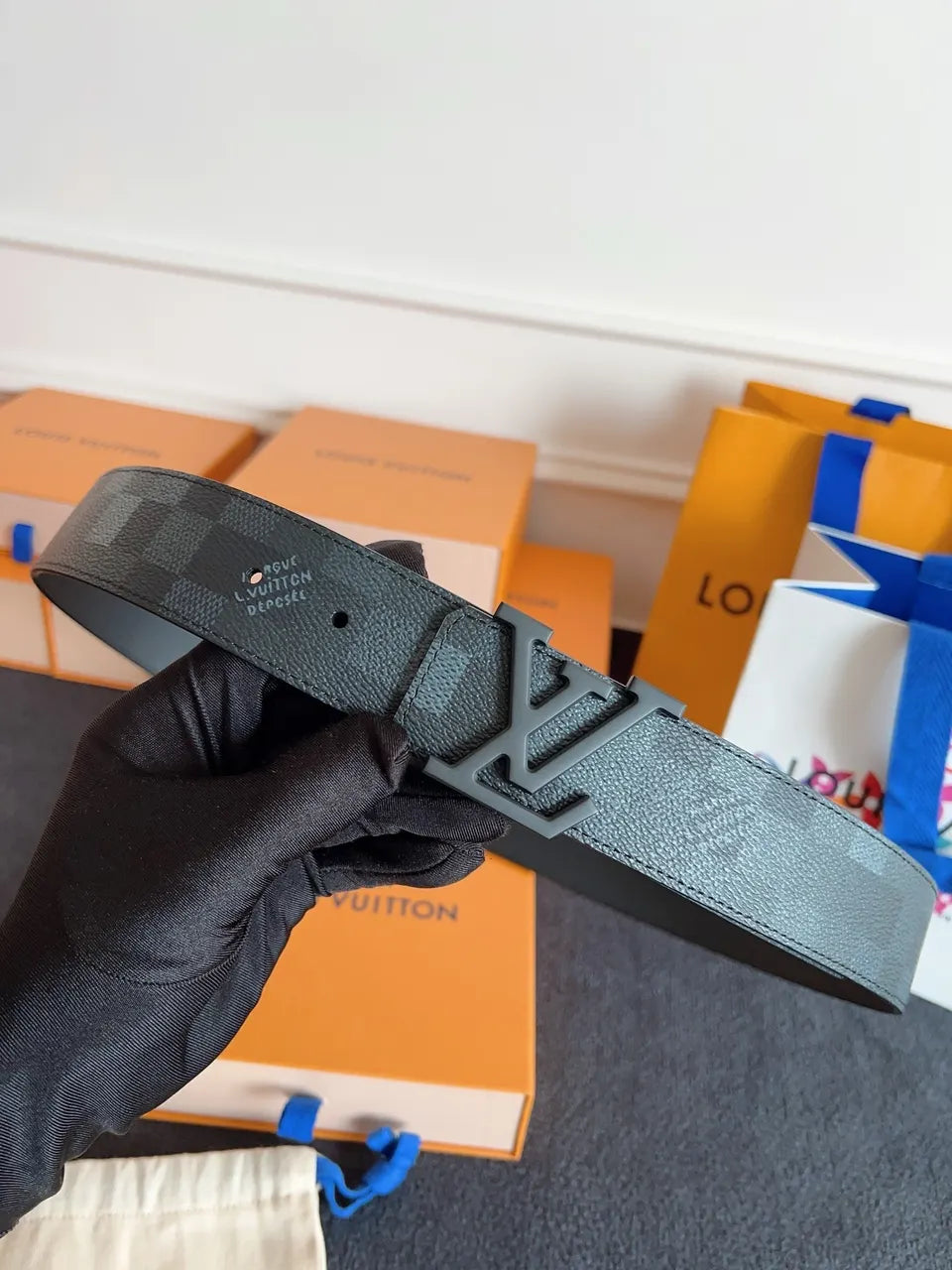 damier Louis Vuitton Graphite Belt - Hình 5
