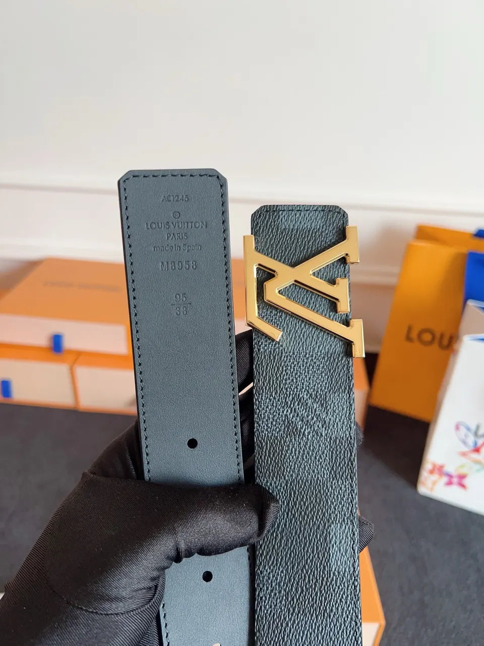 damier Louis Vuitton Graphite Belt - Hình 9