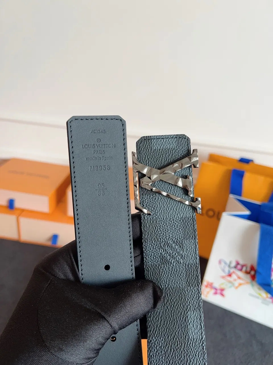 silver LV Damier Graphite Belt - Hình 4