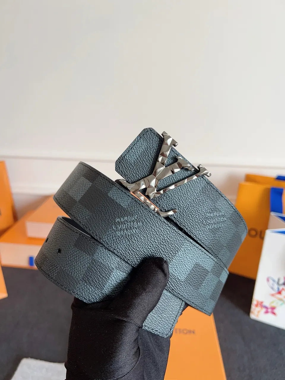 silver LV Damier Graphite Belt - Hình 5