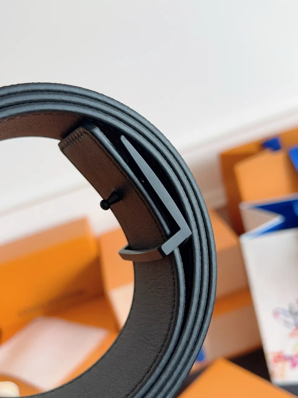 Louis Vuitton Matte Black Belt - Hình 9