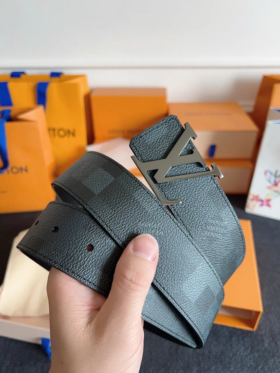 damier Louis Vuitton Graphite Belt - Hình 6