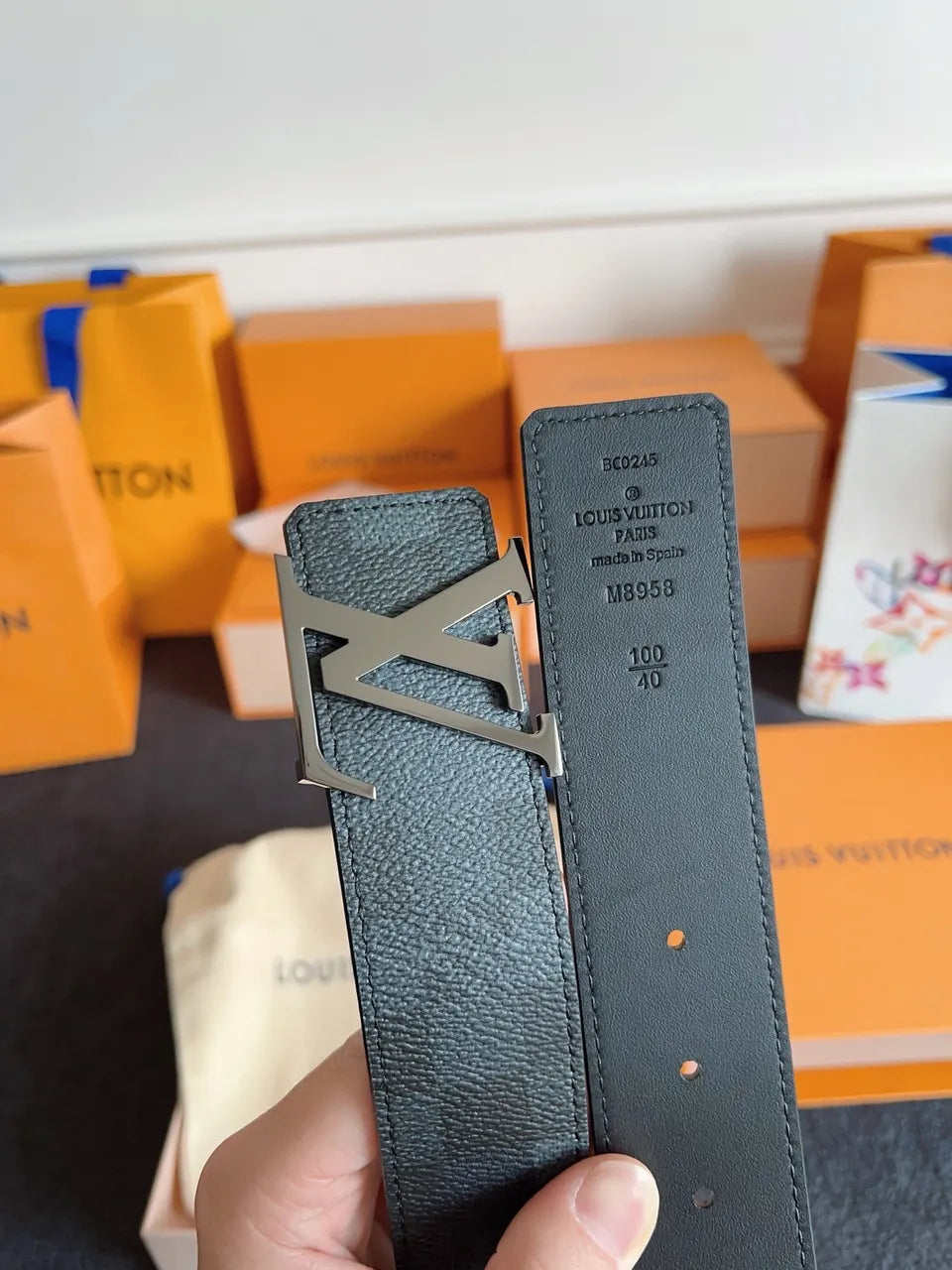 damier Louis Vuitton Graphite Belt - Hình 8