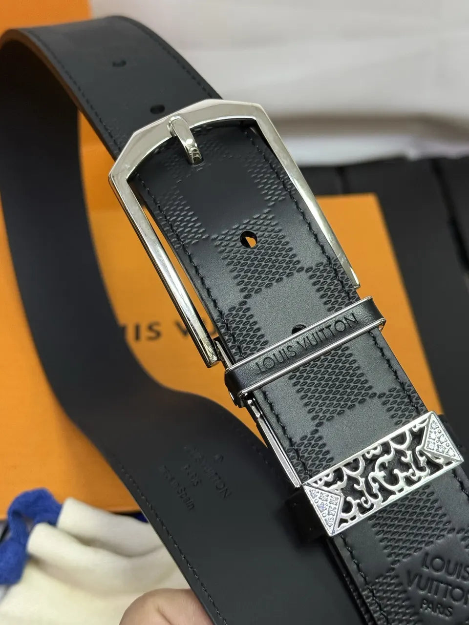 reversible Louis Vuitton Damier Graphite Belt - Hình 6