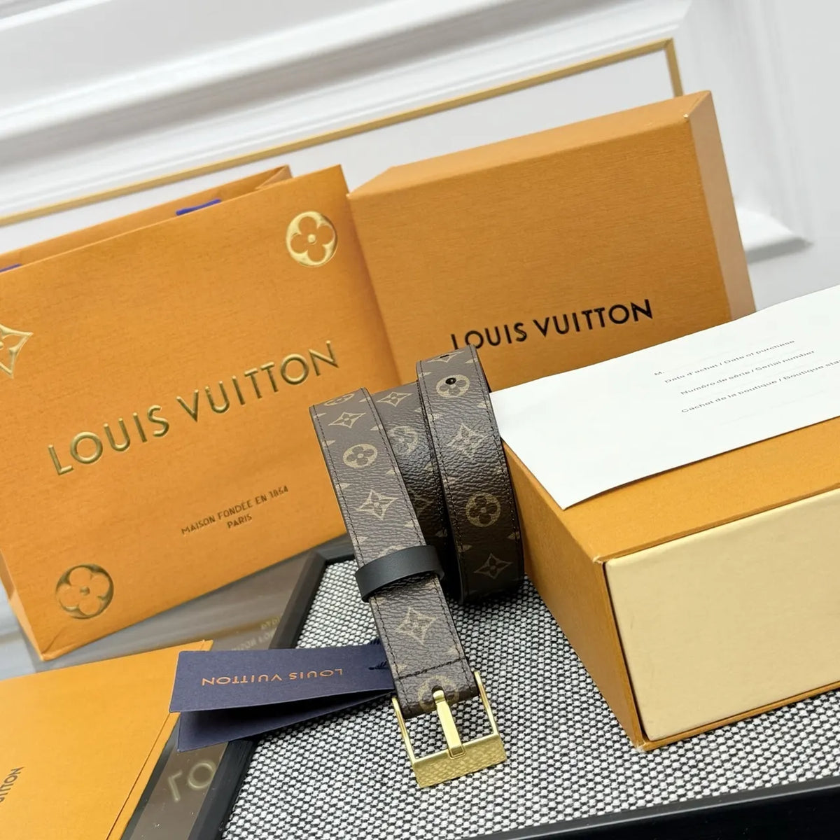 reversible Louis Vuitton Monogram Belt - Hình 5