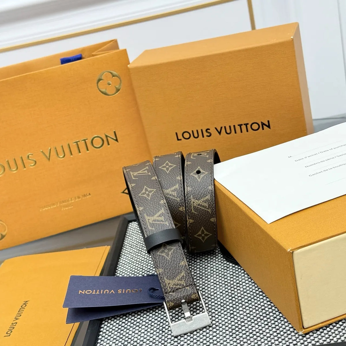 monogram Louis Vuitton Reversible Belt - Hình 5
