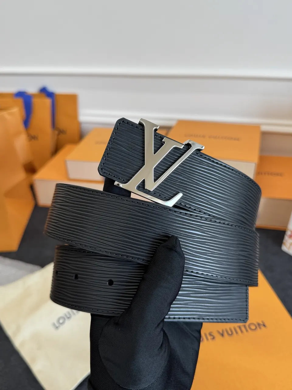 Louis Vuitton Ribbed Black Leather Belt - Hình 2