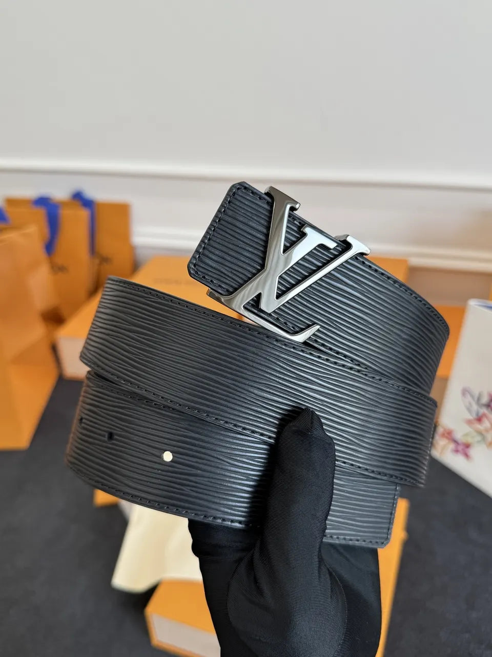 Louis Vuitton Ribbed Black Leather Belt - Hình 3