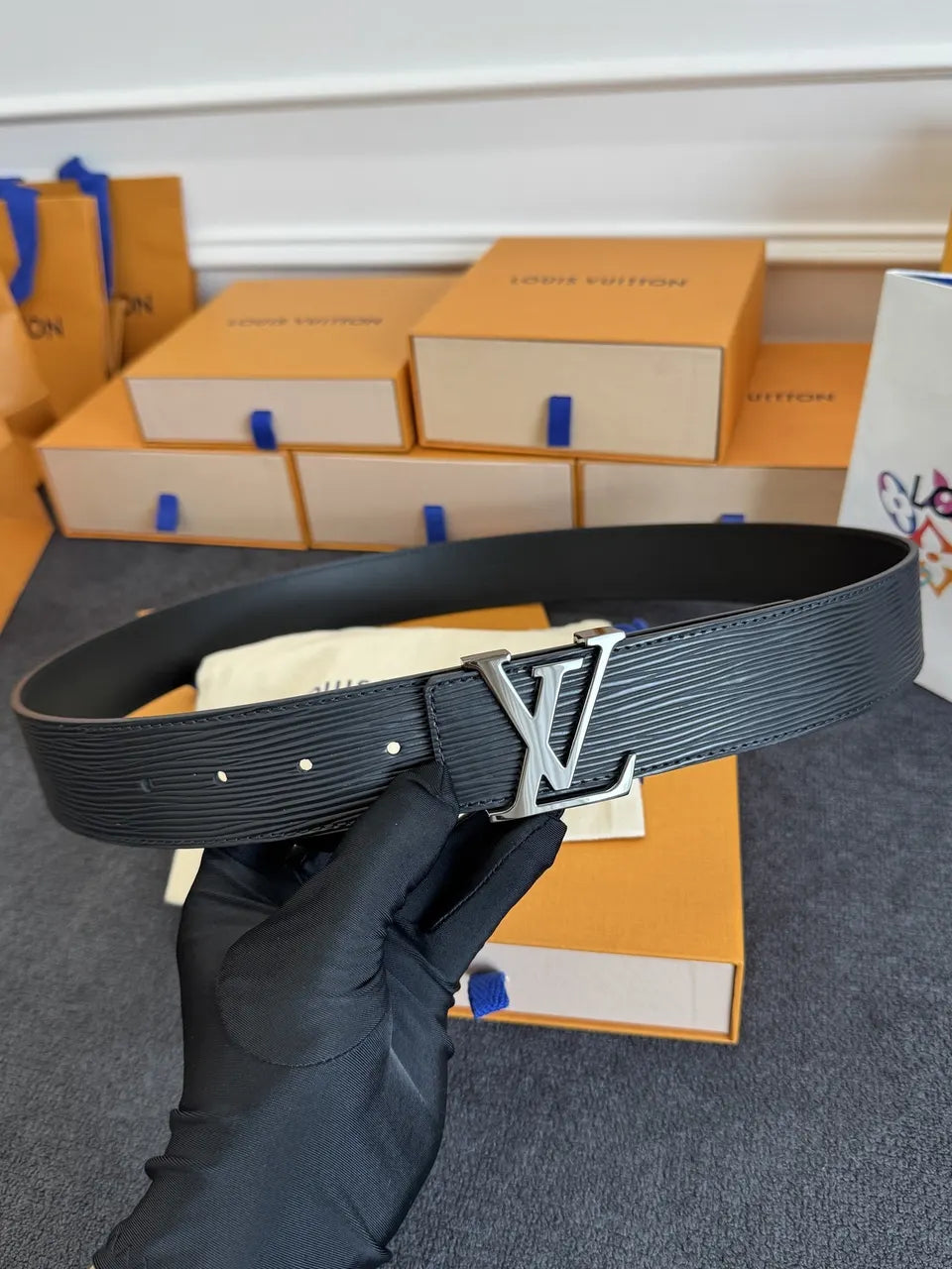 Louis Vuitton Ribbed Black Leather Belt - Hình 8