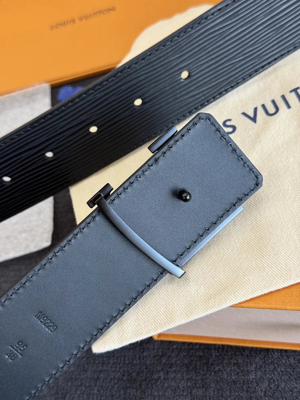 Louis Vuitton Black Epi Leather Belt - Hình 3