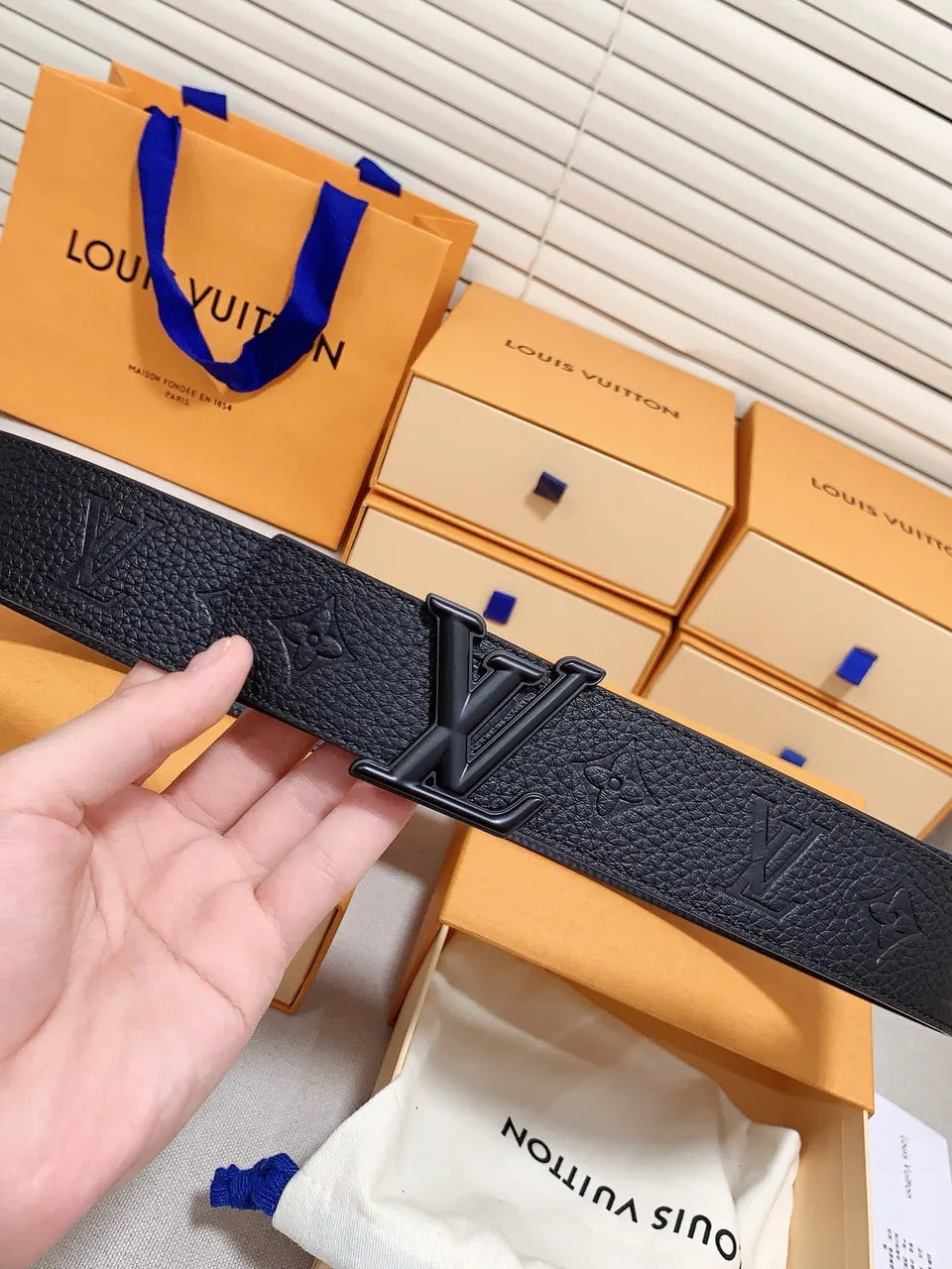 Louis Vuitton Black Taurillon Leather Belt - Hình 4
