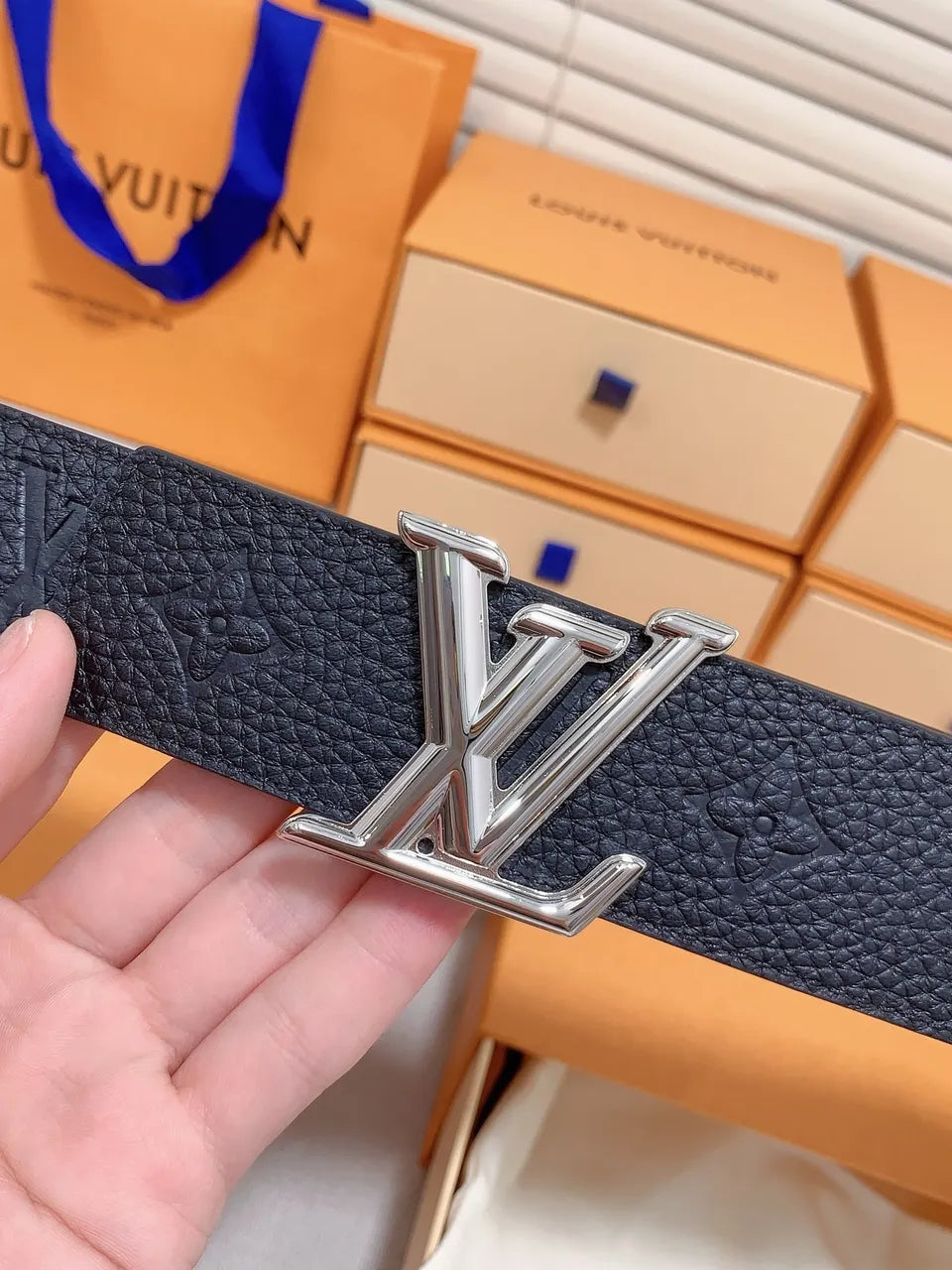 Louis Vuitton Embossed Belt black - Hình 7