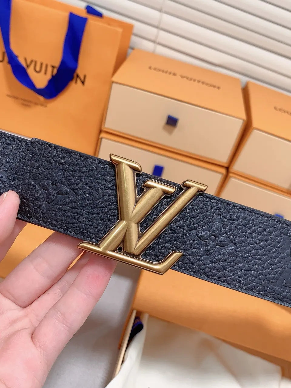 leather Louis Vuitton Black Embossed Belt - Hình 7