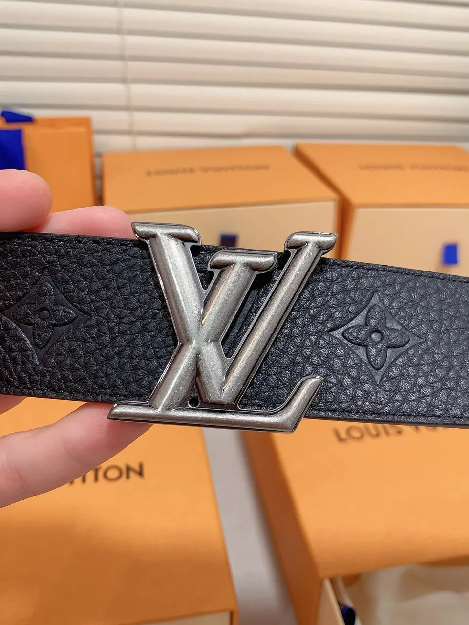 Louis Vuitton Black Pebble Leather Belt - Hình 3