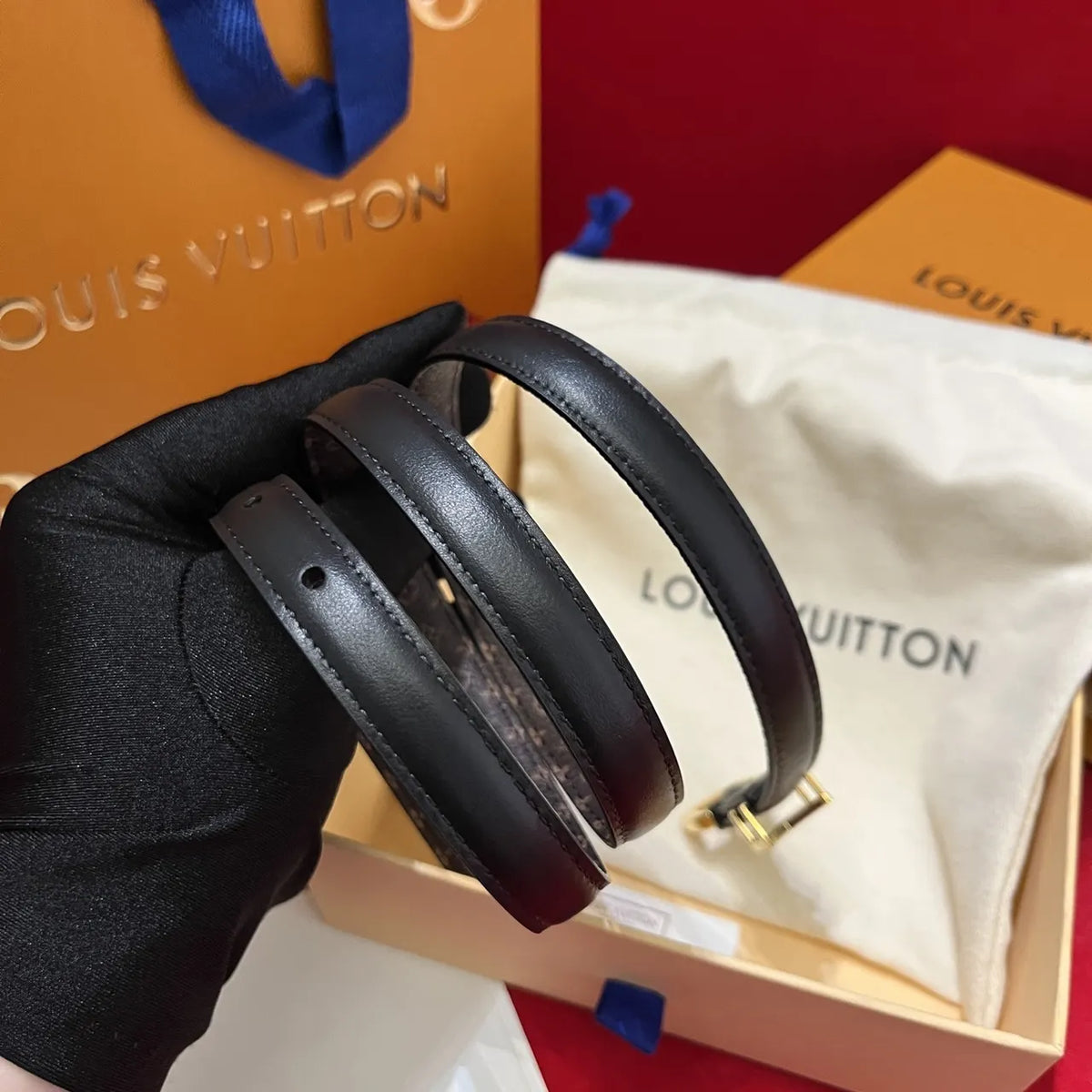 LV Black Leather Monogram Reversible Belt - Hình 6