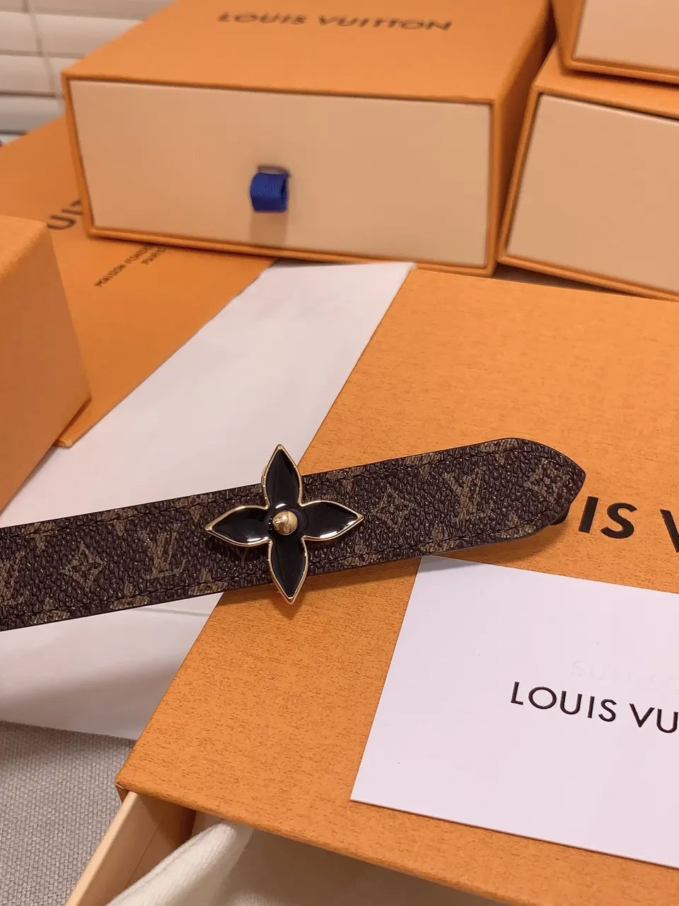 thin Louis Vuitton Monogram Flower Belt - Hình 2